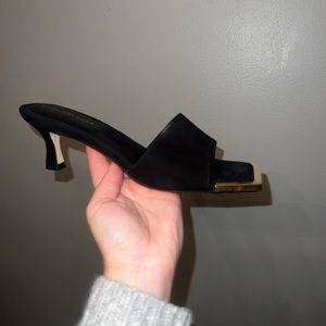 Good American The Standout Sqaure Toe Heel